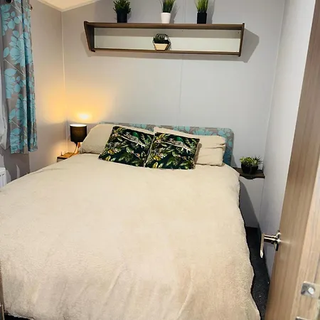 Vinchella-3 Bedroom Caravan 別荘