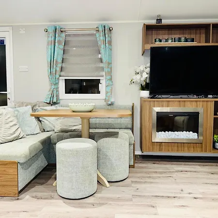 Vakantiehuis Vinchella-3 Bedroom Caravan